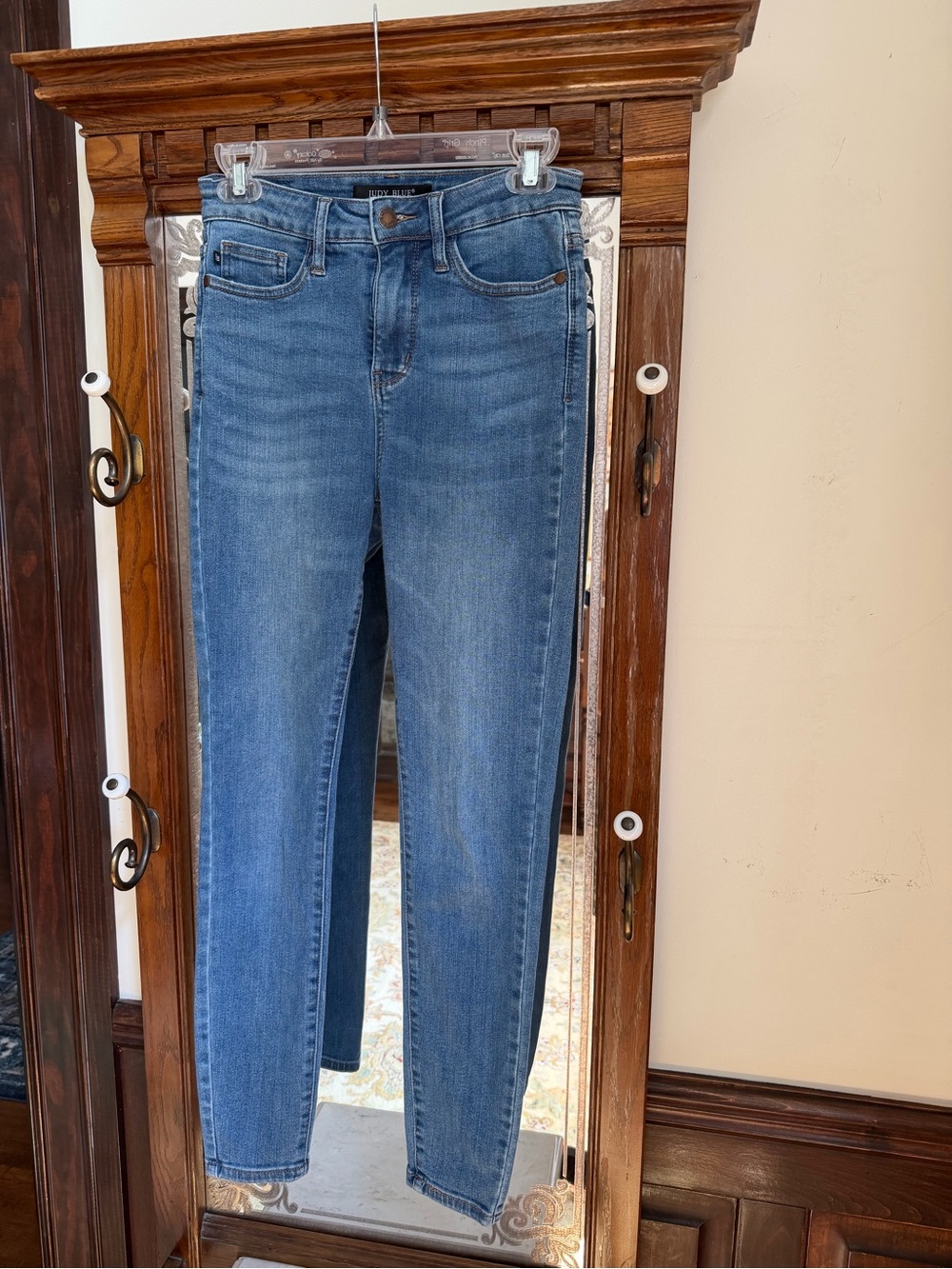 Judy Blue Mid Wash Skinny Jeans in Blue